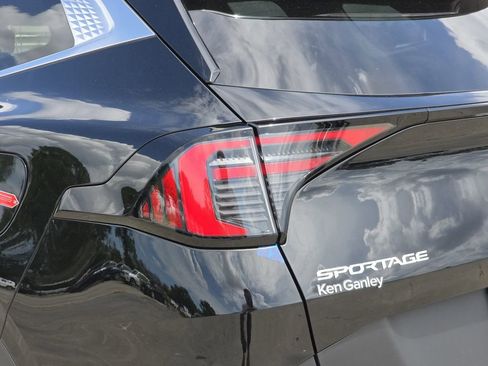 New 2026 Kia Sportage EX w/ EX Panorama Roof Package image 11