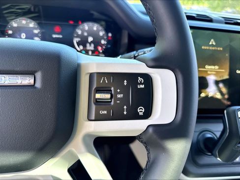 New 2026 Land Rover Defender 130 X-Dynamic SE AWD/4WD image 18
