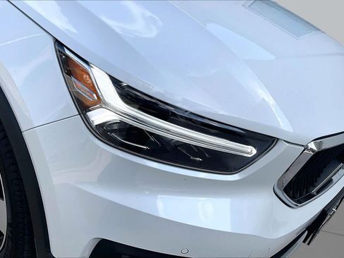Used 2021 Volvo XC40 T5 Momentum w/ Protection Package Premier AWD/4WD image 24