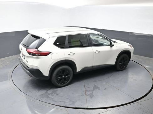 Used 2023 Nissan Rogue SV AWD/4WD image 39