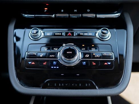 Used 2022 Lincoln Corsair Reserve w/ Equipment Group 201A image 25