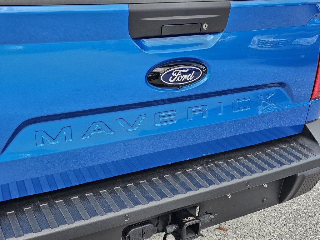 Used 2025 Ford Maverick XL w/ Equipment Group 101A AWD/4WD image 8