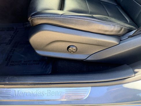 Used 2019 Mercedes-Benz GLC 350e 4MATIC image 11