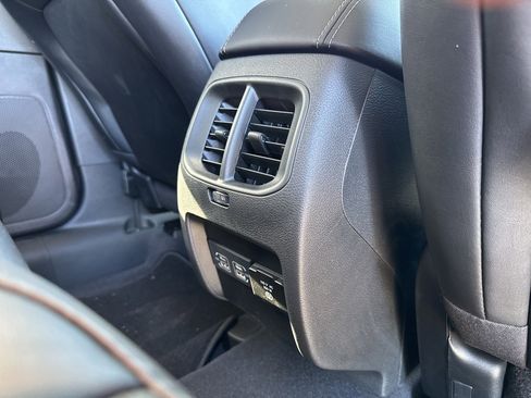 New 2023 Jeep Cherokee Altitude Lux image 24