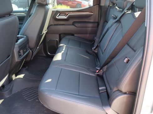 Used 2025 Chevrolet Silverado 1500 RST AWD/4WD image 31