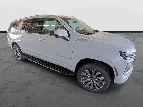 New 2026 Chevrolet Suburban High Country w/ Sun And Tow Package AWD/4WD image 4