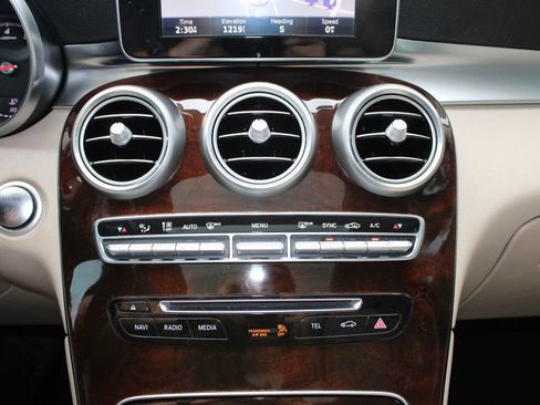 Used 2017 Mercedes-Benz GLC 300 image 18