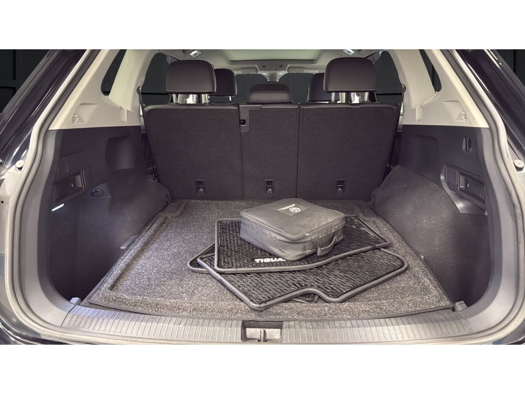 Used 2022 Volkswagen Tiguan SE w/ Panoramic Sunroof Package AWD/4WD image 26