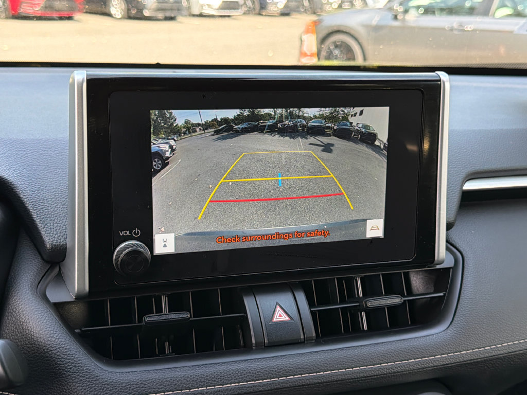 Used 2024 Toyota RAV4 LE AWD/4WD image 28
