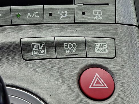 Used 2014 Toyota Prius Two FWD image 24