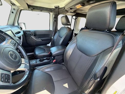 Used 2017 Jeep Wrangler Unlimited Sport AWD/4WD image 12