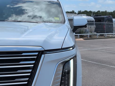 New 2026 Cadillac Escalade Platinum Luxury w/ LPO, Floor Liner Package AWD/4WD image 12