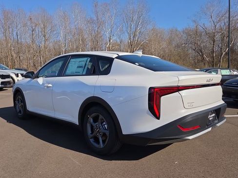 New 2026 Kia K4 LXS image 3