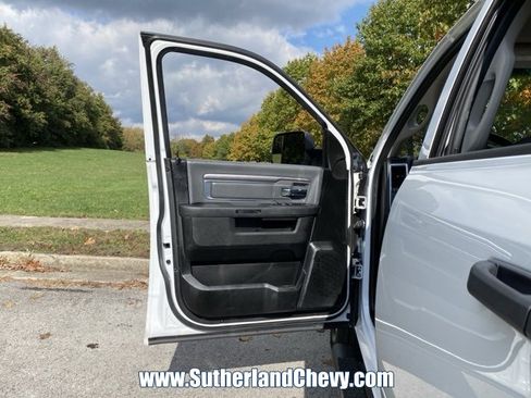 Used 2022 RAM 1500 Classic SLT w/ Electronics Group image 16