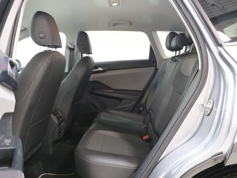 Used 2024 Volkswagen Taos SE FWD image 27