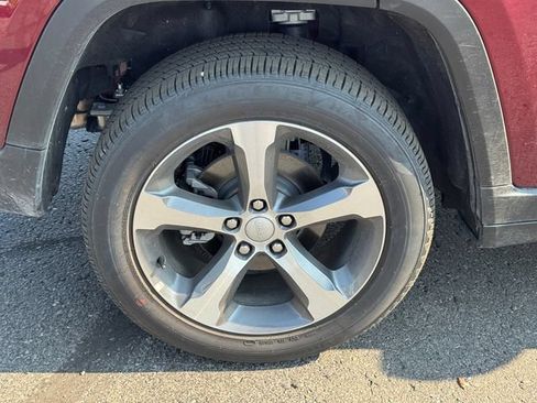 Certified 2026 Jeep Grand Cherokee Limited AWD/4WD image 12