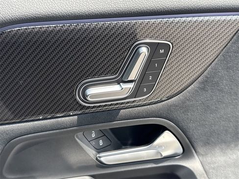 New 2025 Mercedes-Benz GLA 250 image 17