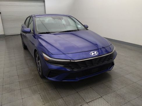Used 2025 Hyundai Elantra SEL FWD image 14