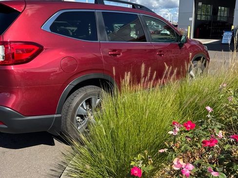 Used 2019 Subaru Ascent Premium w/ Popular Package #2 AWD/4WD image 3
