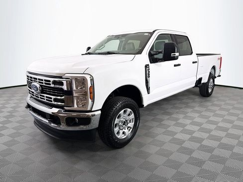 Used 2024 Ford F350 XLT w/ FX4 Off-Road Package AWD/4WD image 3