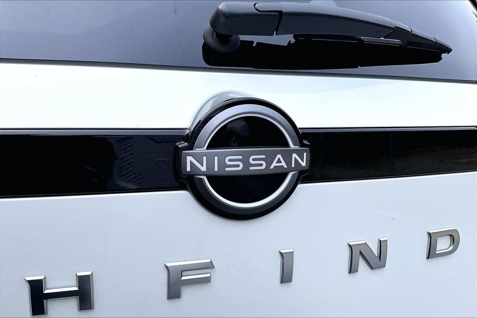 Used 2025 Nissan Pathfinder SV AWD/4WD image 31