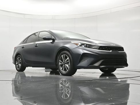 Used 2023 Kia Forte LXS FWD image 38