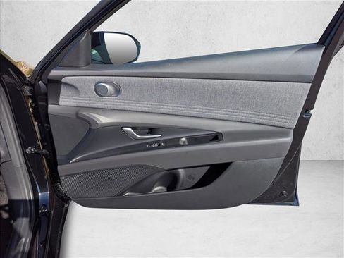New 2026 Hyundai Elantra Limited image 27