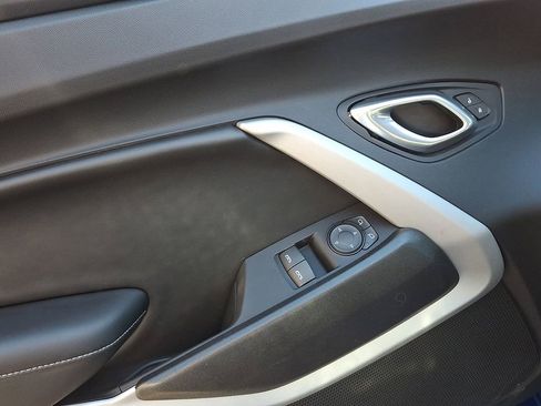 Used 2018 Chevrolet Camaro SS image 13