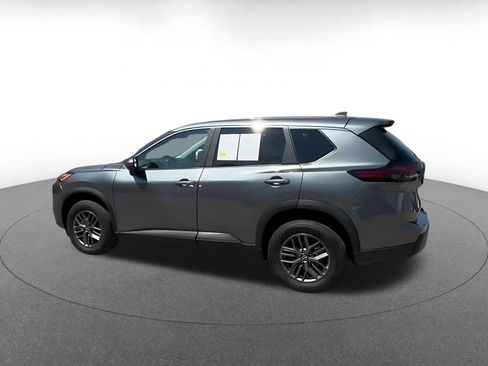 Used 2026 Nissan Rogue SV FWD image 8