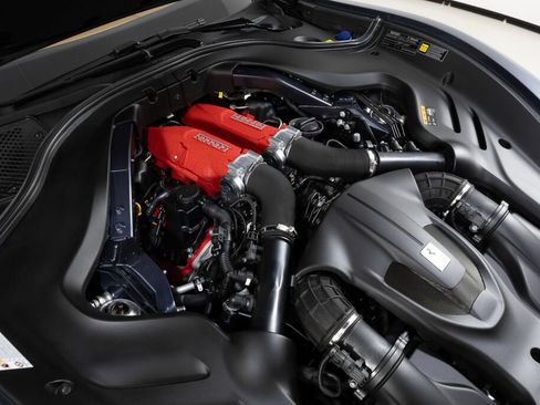 Used 2021 Ferrari Roma image 24