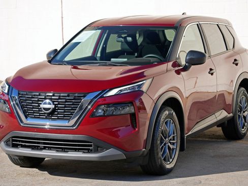 Used 2023 Nissan Rogue S FWD image 40