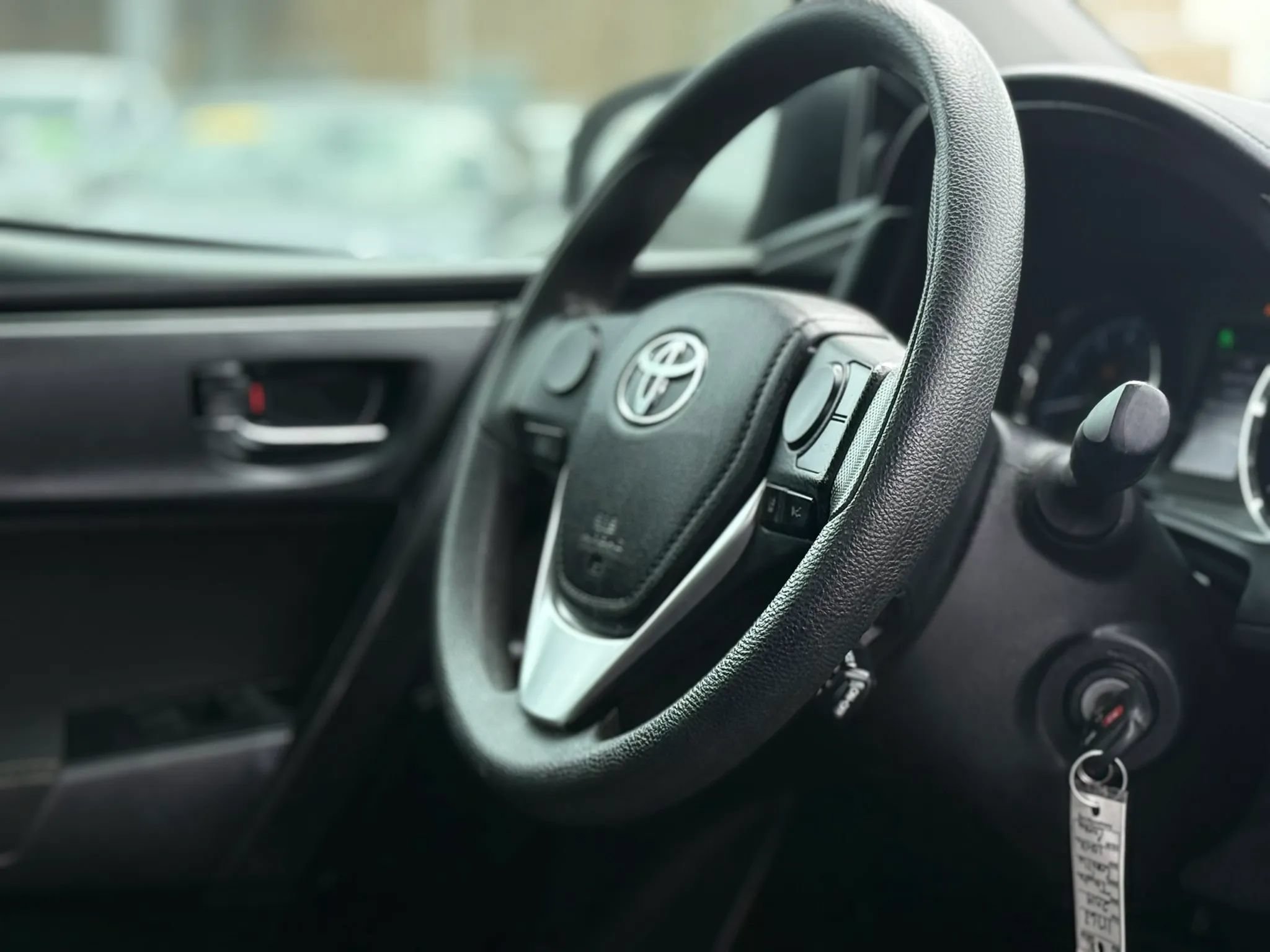 Used 2019 Toyota Corolla LE FWD image 29