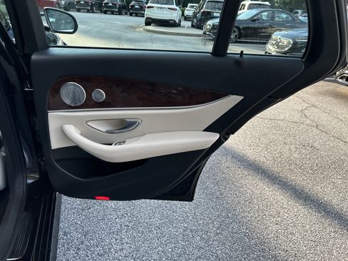 Used 2018 Mercedes-Benz E 400 4MATIC Wagon image 43