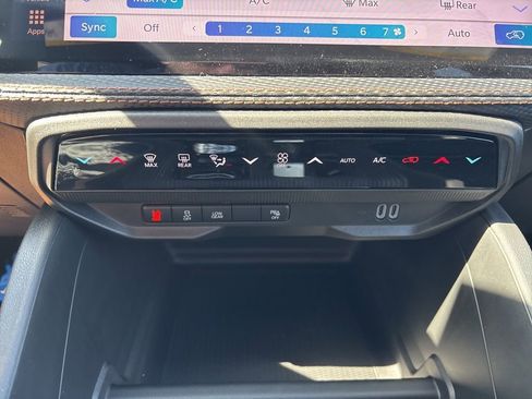 New 2026 Jeep Cherokee Limited AWD/4WD image 68