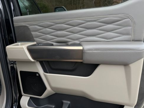 Used 2026 Ford F450 Platinum w/ Platinum Plus Package image 43