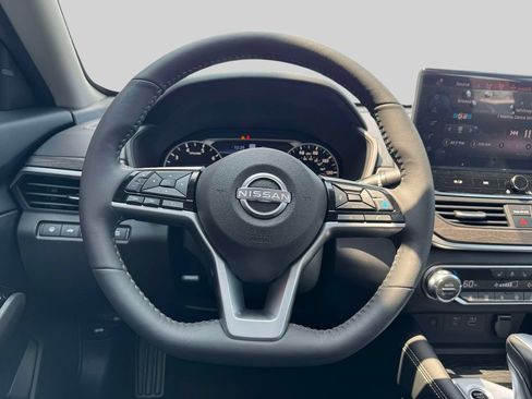 Certified 2025 Nissan Altima 2.5 SL FWD image 13