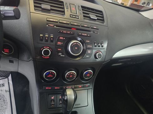 Used 2012 MAZDA MAZDA3 s Grand Touring image 27