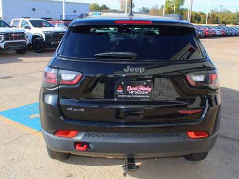 Used 2022 Jeep Compass Trailhawk w/ Trailhawk Elite Group image 10