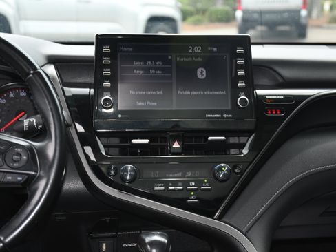 Used 2022 Toyota Camry XSE FWD image 17