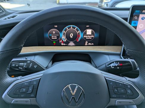 Certified 2026 Volkswagen Tiguan SEL R-Line image 42