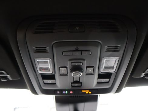 Used 2024 GMC Yukon Denali w/ Denali Reserve Package AWD/4WD image 32