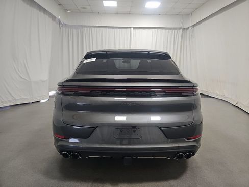 Used 2024 Porsche Cayenne Turbo w/ Technology Package image 5