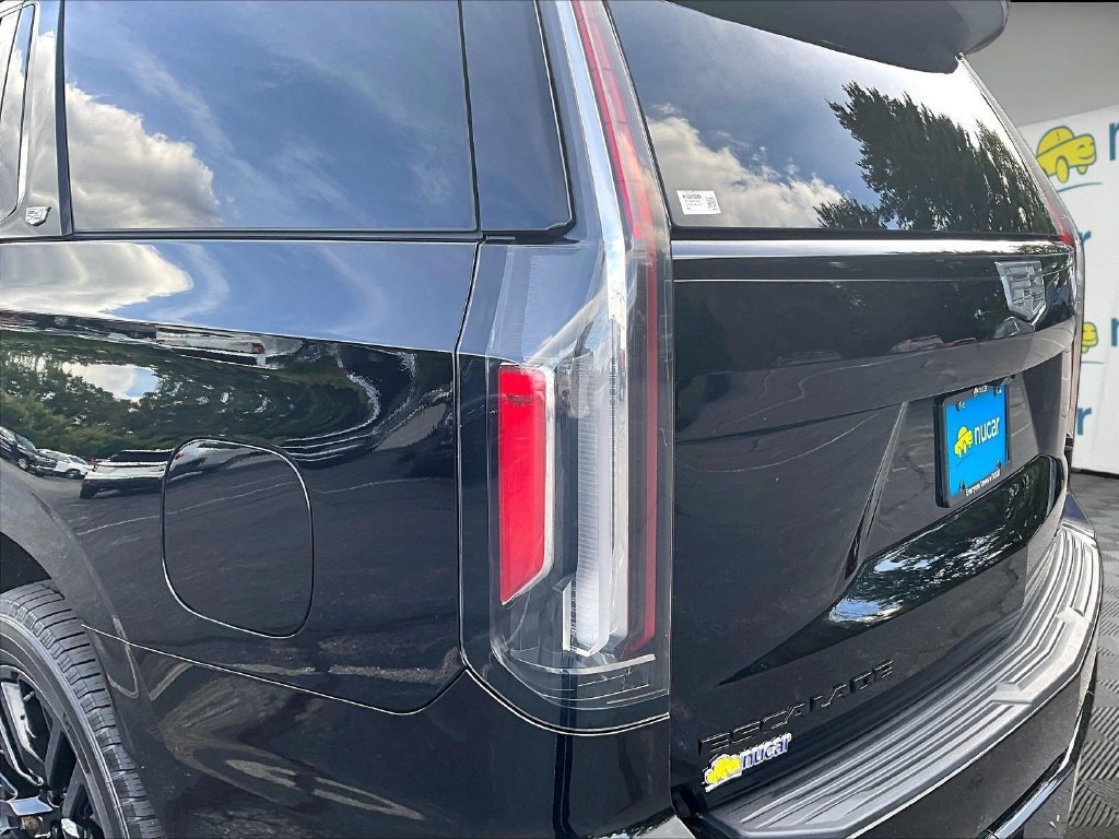 Used 2021 Cadillac Escalade Sport Platinum w/ LPO, Floor Liner Package AWD/4WD image 35