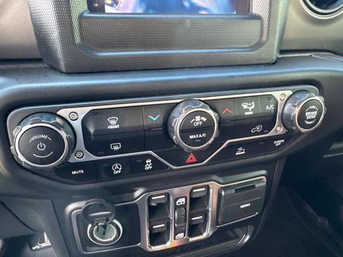 Certified 2022 Jeep Gladiator Sport image 25