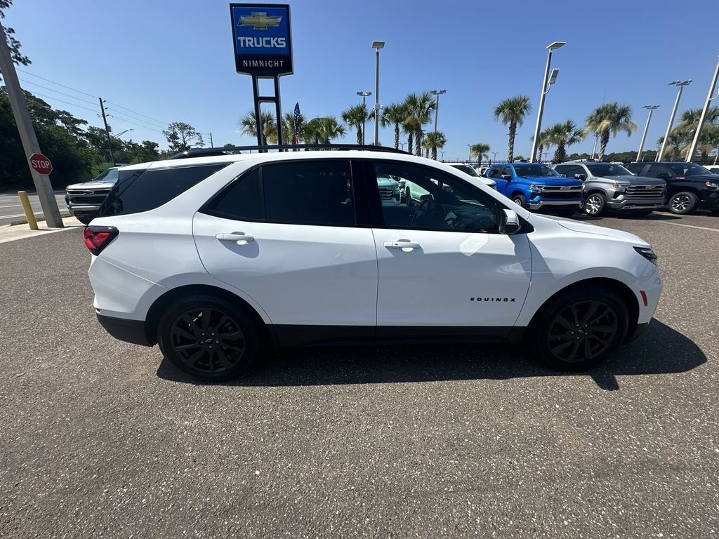 Used 2023 Chevrolet Equinox RS w/ RS Leather Package FWD image 17