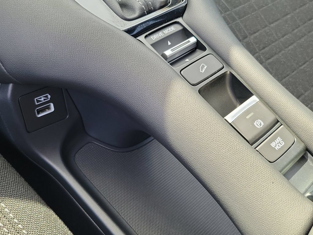 Used 2023 Honda HR-V LX image 28