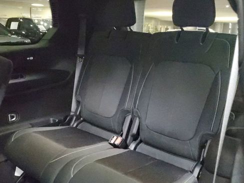 Used 2024 Jeep Grand Cherokee L Laredo w/ Luxury Tech Group I image 17