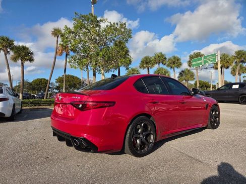 Used 2023 Alfa Romeo Giulia Quadrifoglio image 3