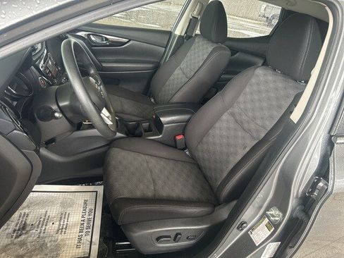 Used 2018 Nissan Rogue Sport SV image 12