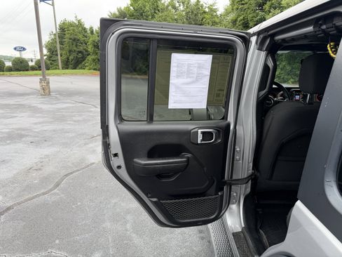 Used 2021 Jeep Wrangler Unlimited Sport AWD/4WD image 10